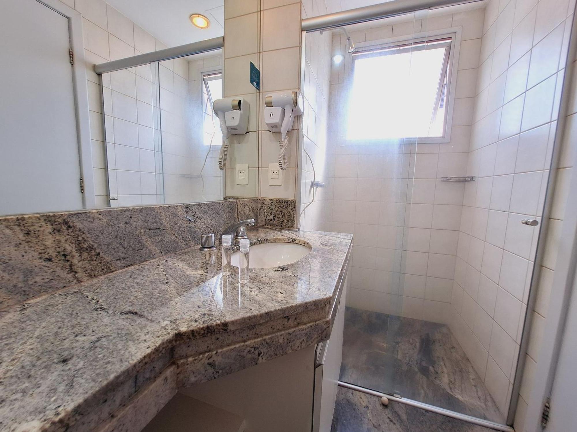 Lk Barro Preto 7 Apartment เบโลโอรีซอนชี ภายนอก รูปภาพ